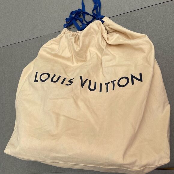 Authentic Louis Vuitton Women's Limited Edition Neverfull MM Geometric Totes - Picture 10 of 14